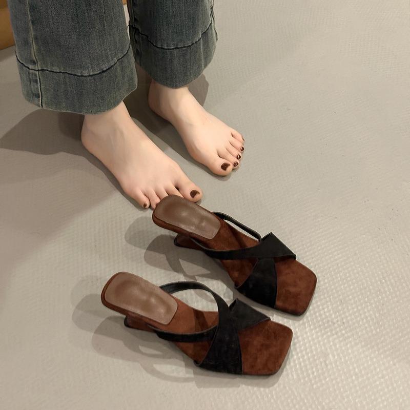 Retro square head cross with cool slippers women's new summer wear temperament wedge heel slippers sandals