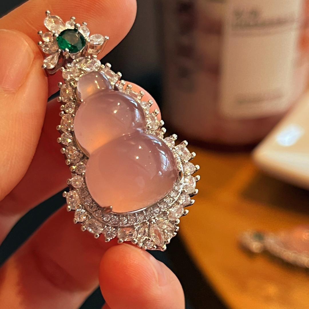 Jade Powder, Ice Color, Natural Powder, Chalcedony Pendant, Gourd Agate Pendant, Real Shot.