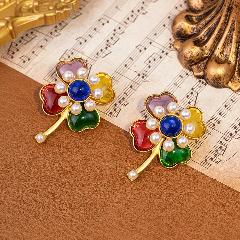 

Versatile Anti-Allergy Pearl Petal Stud & Clip-On Earrings