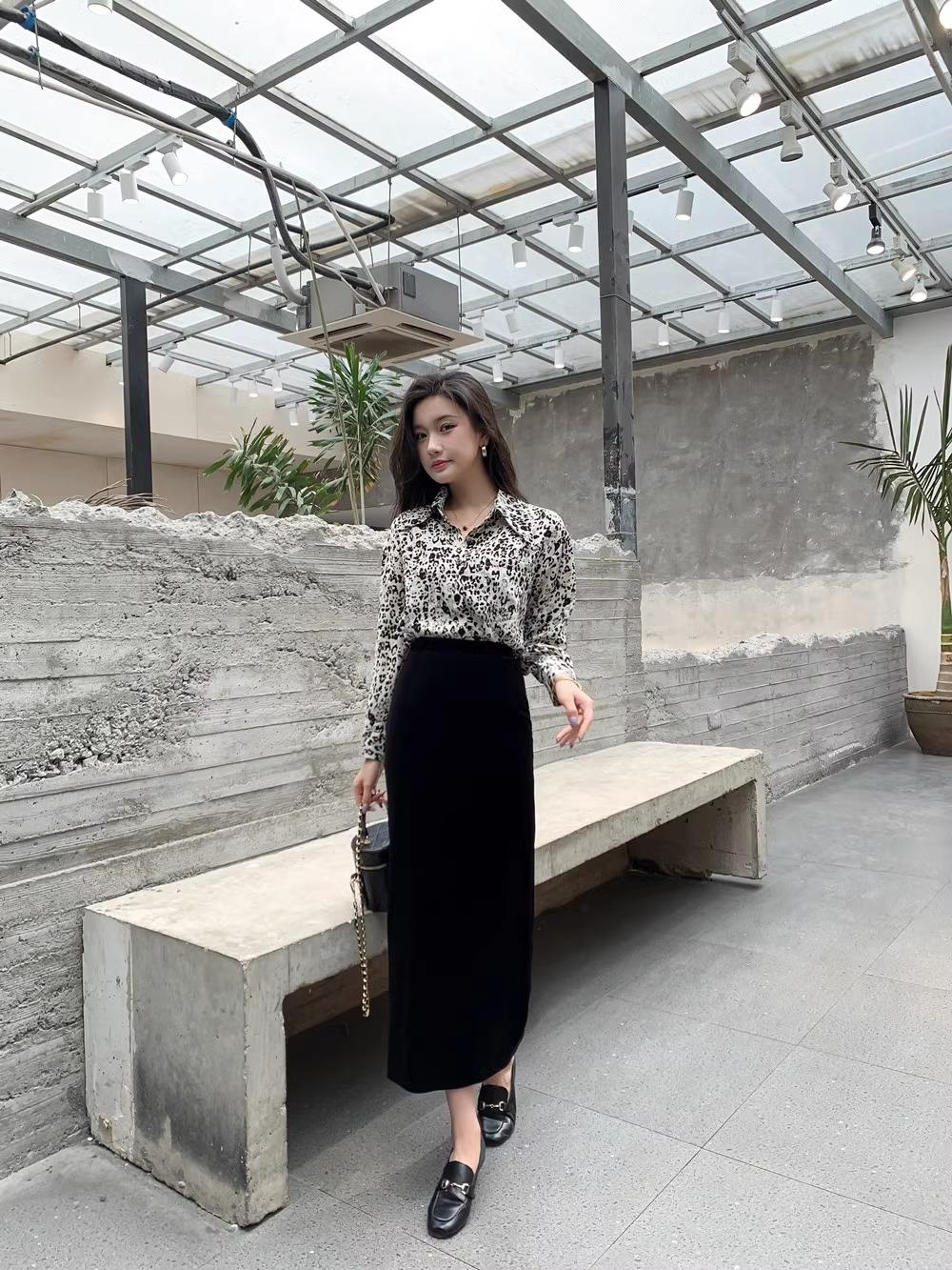 Gold Velvet Women s Pencil Skirt 2026 - Spring/Autumn High-End Hip-Hugging Long Skirt with Slit L (115-130 jin)