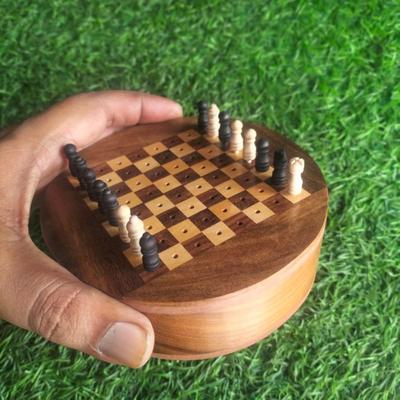 Personalisiertes rundes Mini-Schachbrettspiel aus Holz/Taschenschach/Bestes Geschenk/Geburtstagsgeschenk/Ruhestandsgeschenk