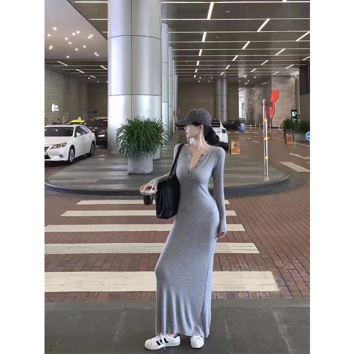 French V-Neck Slim-Fit Knitted Long-Sleeve Dress for Women - Early Autumn 2024 Waist-Cinching Hip-Hugging Style