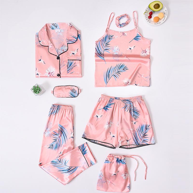 

Детский пижамный комплект из искусственного шелка в полоску «Четыре сезона» - 7 предметов 130