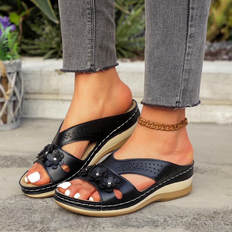 Fashion Vintage Flower Hollow Out Sandals Women Summer 2025 Comfortable Soft Sole Wedge Heels Slides Woman Plus Size 43 Slippers Mujer