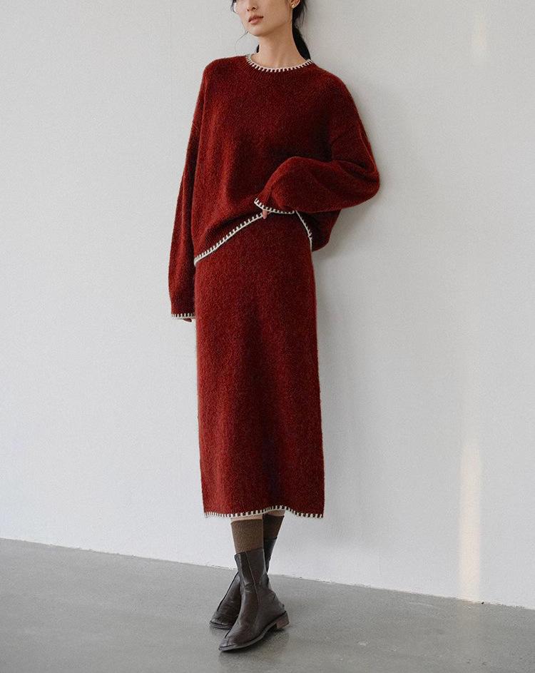 

Однотонный костюм с юбкой контрастной вязки с круглым вырезом L красный