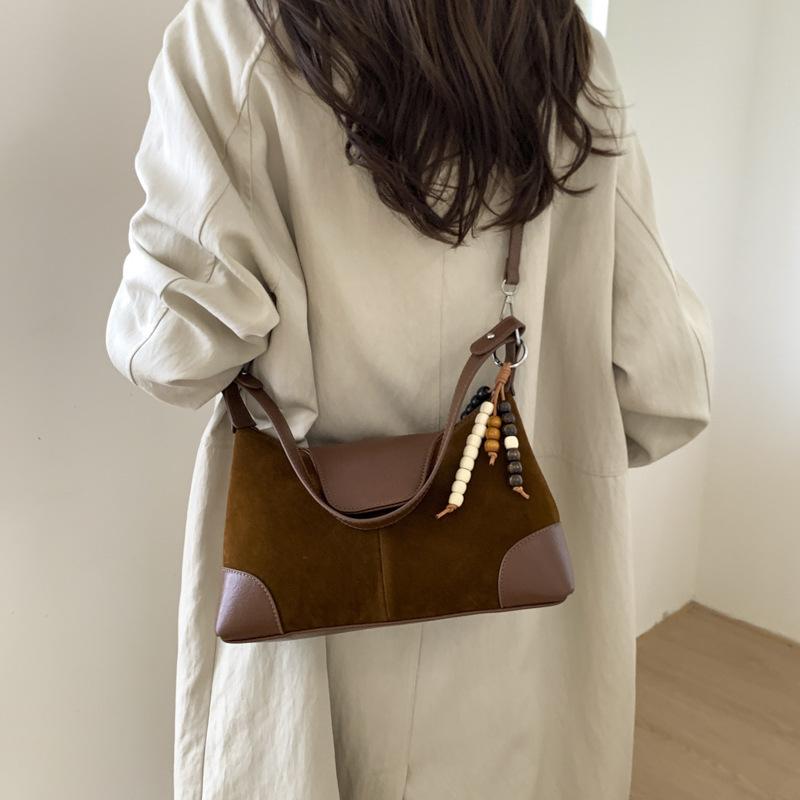 Large capacity retro suede underarm bag women's new trendy shoulder bag fashionable versatile commuter tote bag