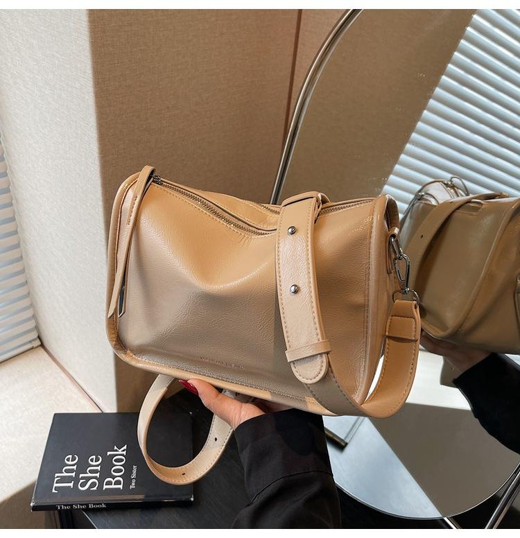 

Новая модная портативная маленькая квадратная сумка, повседневная наплечная сумка с высококачественной текстурой, сумка-мессенджер, женская хаки