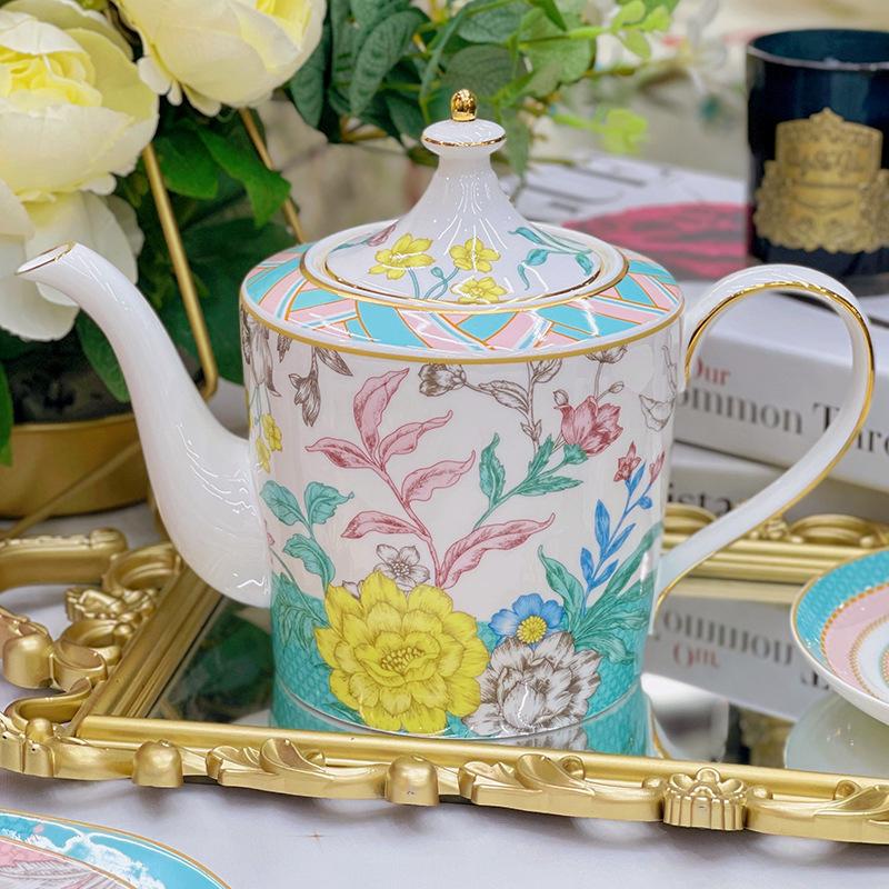 British Light Luxury Ceramic Coffee Cup Saucer With Spoon Luxury Household Afternoon Tea Cup Bone China Set With Hand Gift