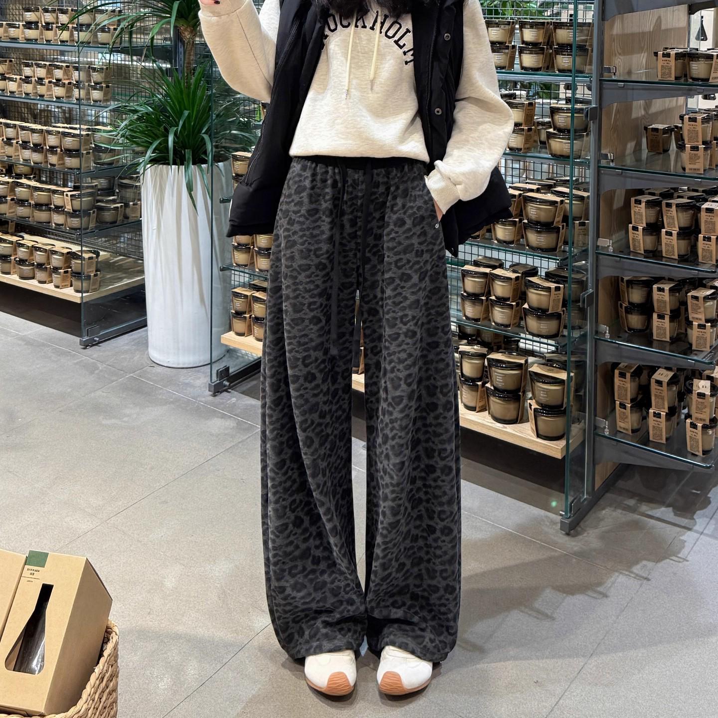 

American Style Leopard Print Wide-Leg Pants, Women’s Slimming High Waist, Plus Velvet, Autumn/Winter 2025, Size XS. M (96-105 lbs)