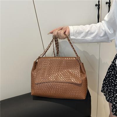 2025 Summer New Chain Handbag High-end Woven Pattern Shoulder Small Square Bag Fashionable Versatile Commuter Women's Bag