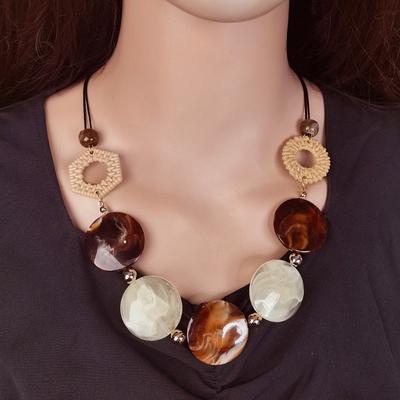 Boho-Halskette mit geometrischem Anhänger im Vintage-Stil aus Acryl, handgefertigt, für Damen – 1 Stück, Modeschmuck, ideal für Weihnachten