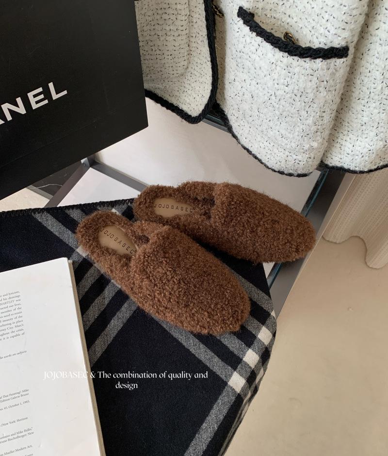 Suede casual and comfortable girls flat-bottomed bag head drag autumn and winter fairy style retro gentle flat-bottomed versatile fluffy shoes tide