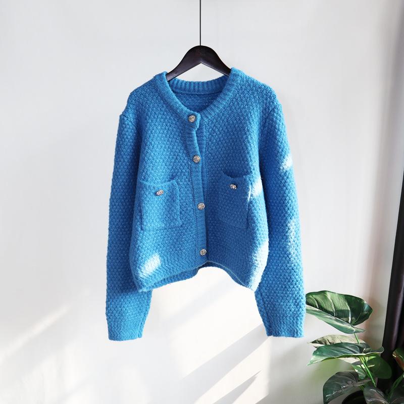 

blue Xiaoxiangfeng knitted cardigan women s spring new 2025 Korean version loose retro temperament sweater jacket one size fits all