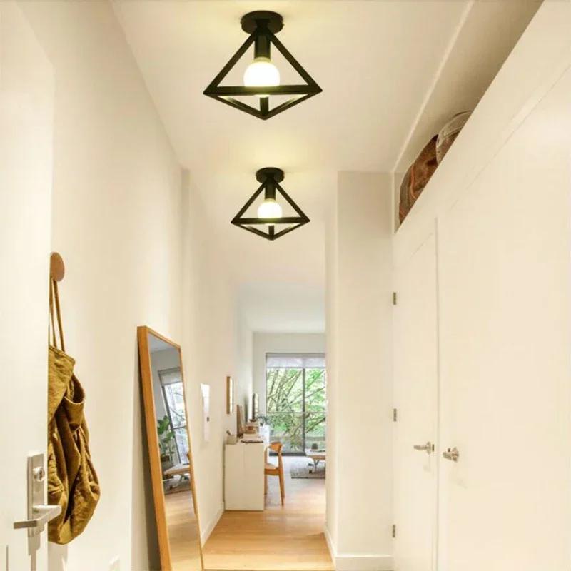 Modern LED Ceiling Lights Black White Triangle Lamps For Balcony Corridor Aisle Restaurant Bar Indoor Indoor Decorative Fixtures