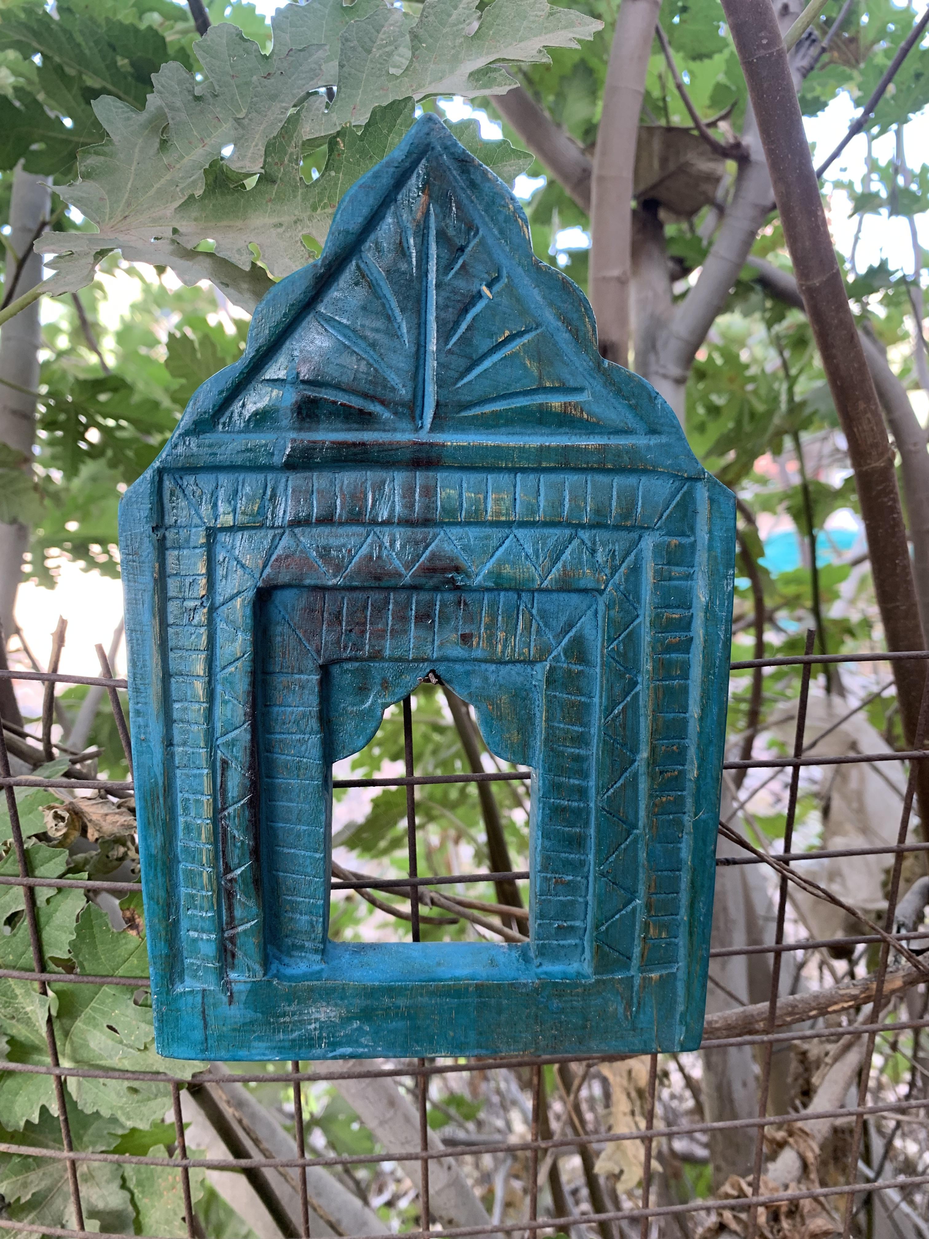 Бирюзовая резная деревянная настенная рама Традиционное индийское окно-жарокха 9  x 5.5  x 1   (h x l x w) approx.