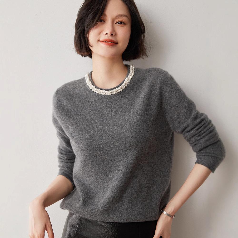 Women's Color Block Round Neck Cashmere Sweater – Loose Knit Pullover for Autumn and Winter, Versatile Fashionable Wool Top