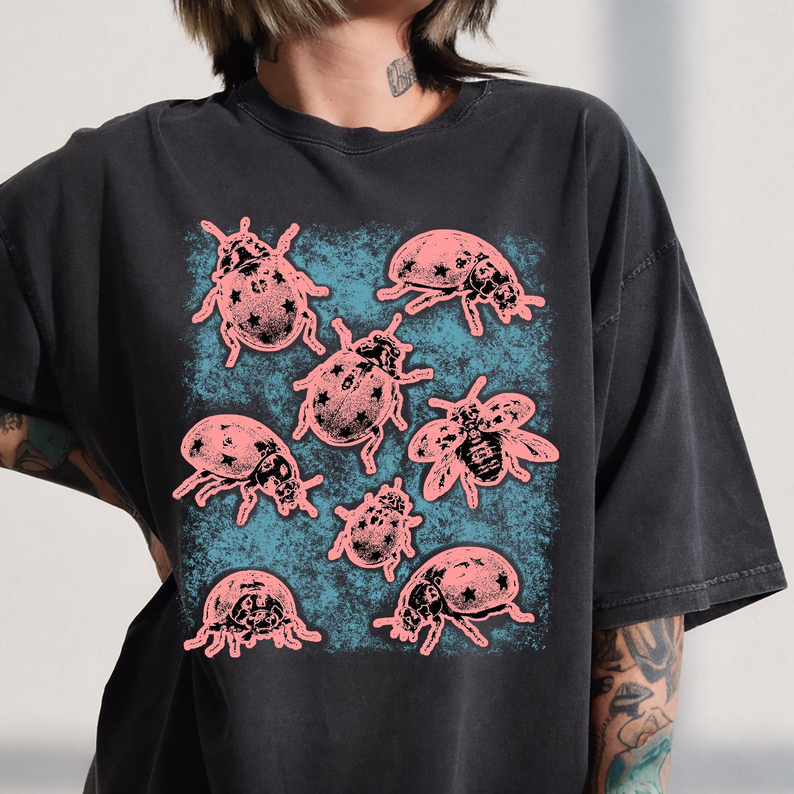 Vintage Ladybug Aesthetic Shirt, Bug Grunge Tee, Retro Insect Graphic, Cottagecore Entomology Shirt, Goblincore Bug Lover Gift Tee 4XL