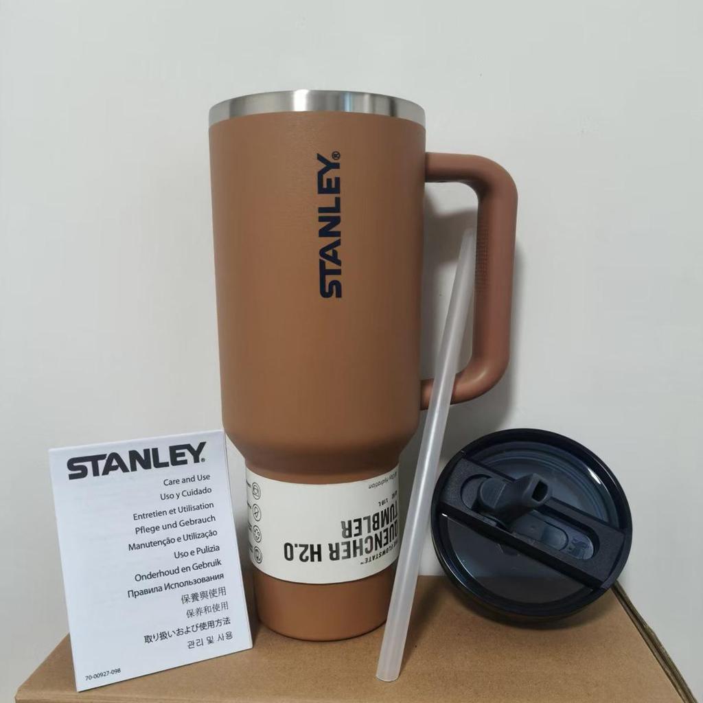 Stanley 3. Generation Ice King Vakuumisolierter Edelstahlbecher mit tragbarem Faltstrohhalm
