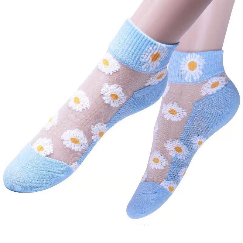 Women's Daisy Ice Silk Low-Cut Summer Socks - Breathable, Comfortable, Thin, and Chic Short Boat Socks