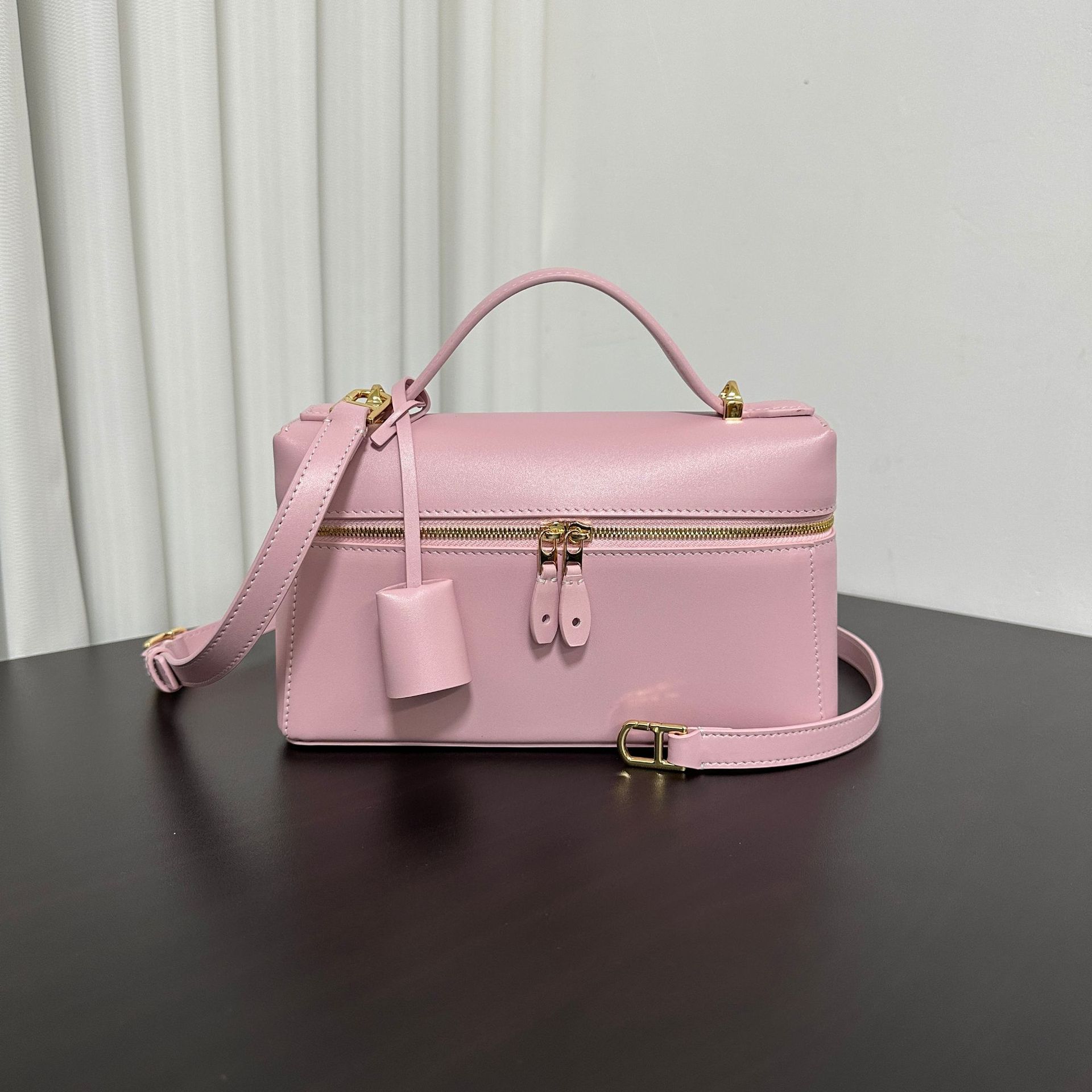 

2025 Новая Модная Универсальная Сумка-Ланчбокс из Коровьей Кожи LP23 Высококачественная Кожа Одноплечевая Сумка Кроссбоди Сумка-Тоут для Женщин 23x13x8cm розовый