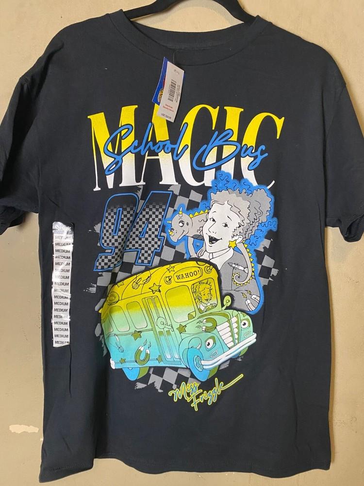 Волшебный школьный автобус ТВ-аниме Школьное Черное Графическое Футболка-NWT Унисекс Футболка S