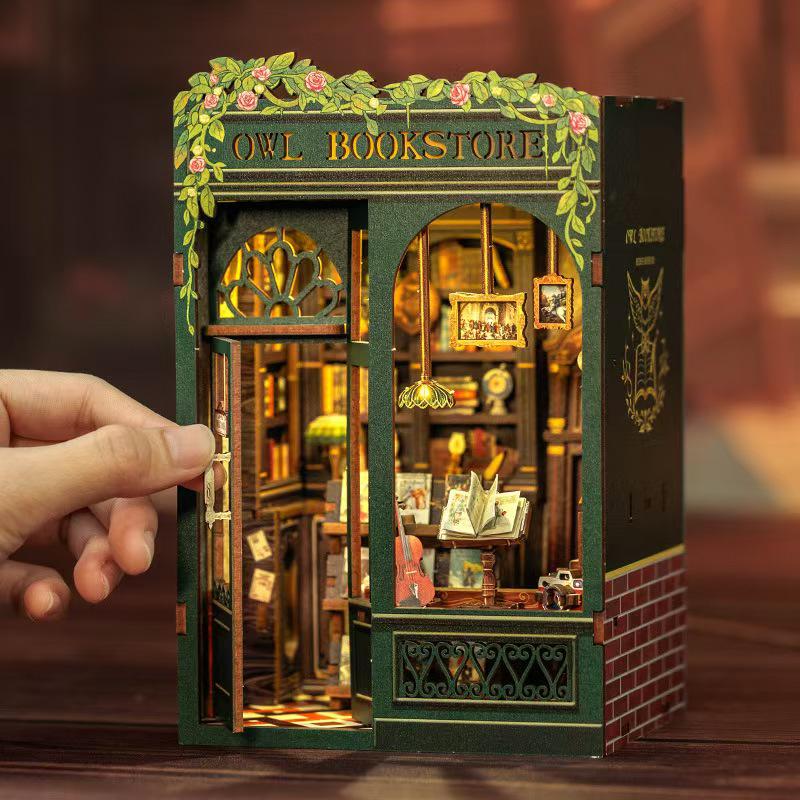 CuteBee Owl Bookstore Miniature DIY Cottage Bookend