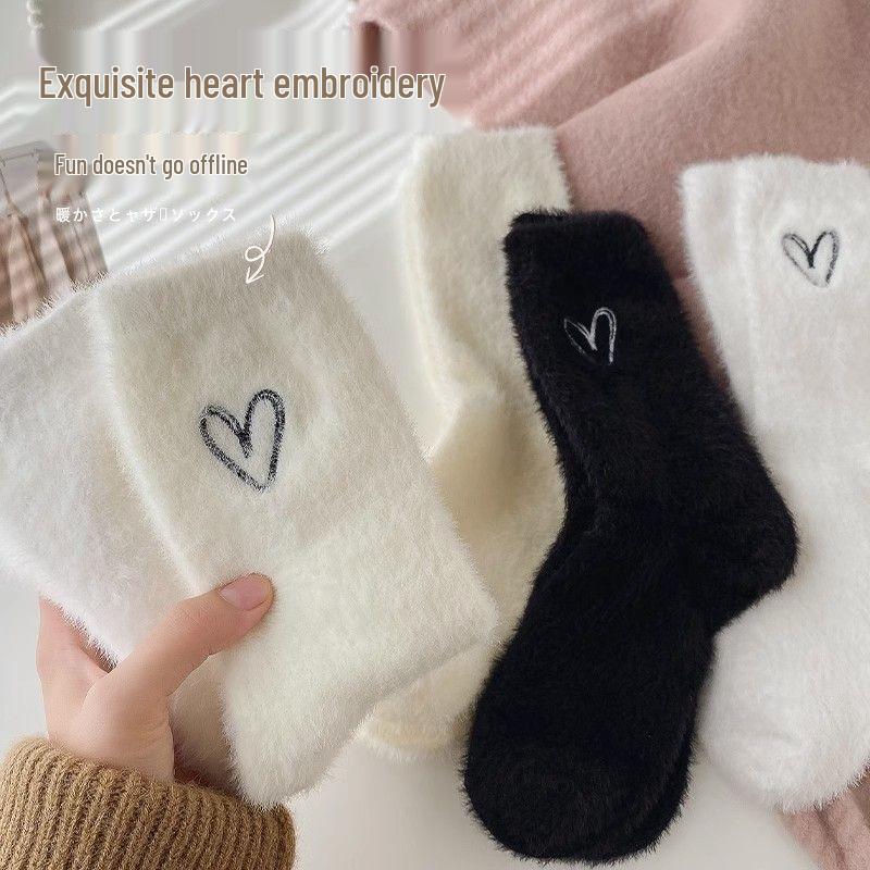 

Женские пушистые носки до середины икры из норкового велюра для беременных - черно-белые, осень/зима Heart - Black
