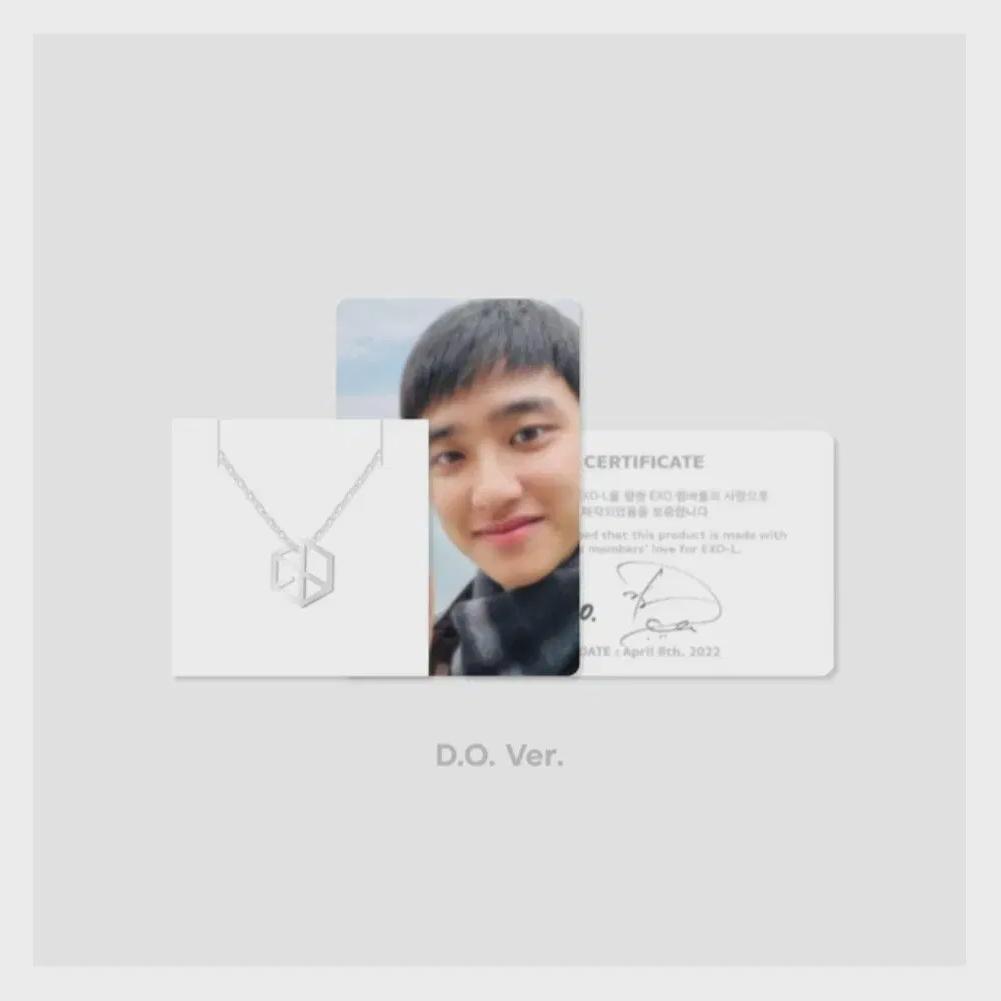 

Exo D.o. 10th Anniversary Necklace Photocard Set Do-gyeong-su