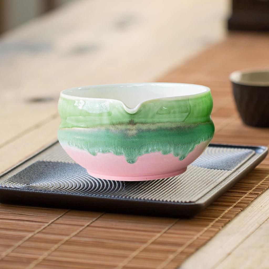 Traditional Japanese Matcha Bowl Tea Bowl with Pouring Spout Colorful gradient glaze for Office Table Tea Ceremony Party Gift