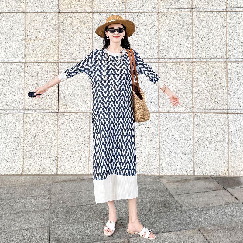 

Women s Korean 2025 Summer New Arrival Slightly Oversized Girls Super Slimming Wear Wear Ruched Dress Print Temperament Long Dress Dark blue Print Dress One size