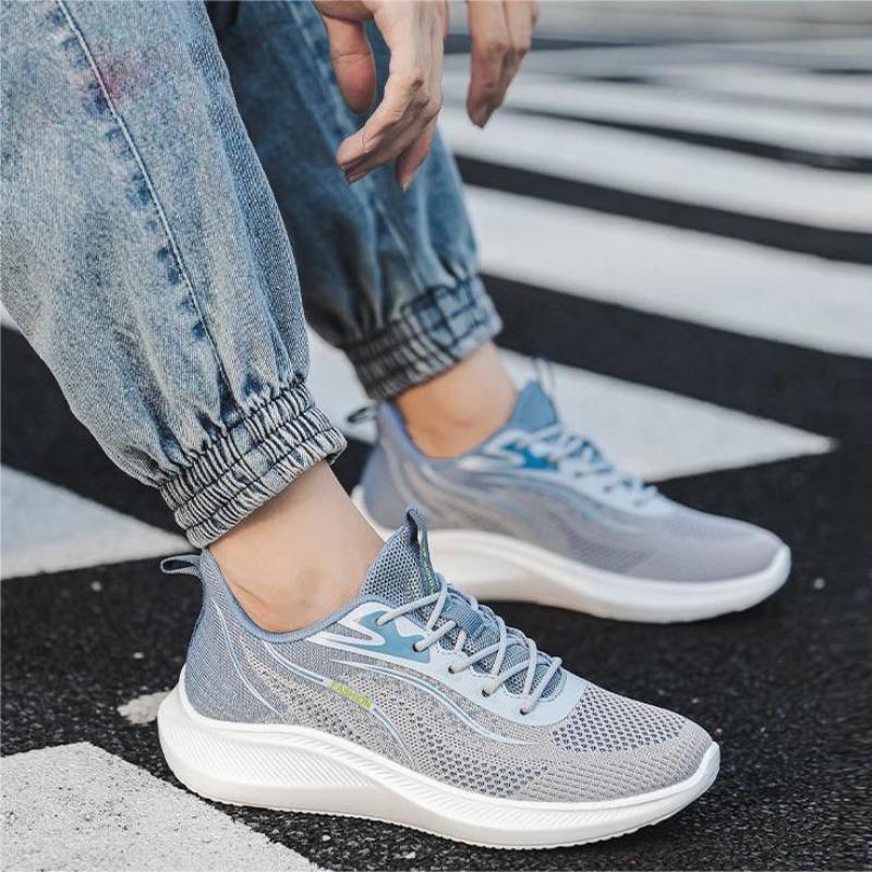 Men's Fly-woven Sneakers Spring and Autumn Light Shoes Fashion Casual Running Shoes Breathable Mesh Men's Shoes