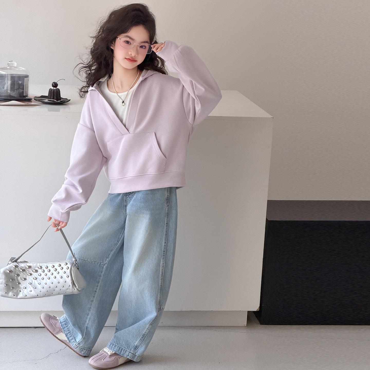 

2026 Spring Girls Stylish Three-Piece Set: Hooded Sweatshirt, Base Layer, and Casual Jeans Size 170cm