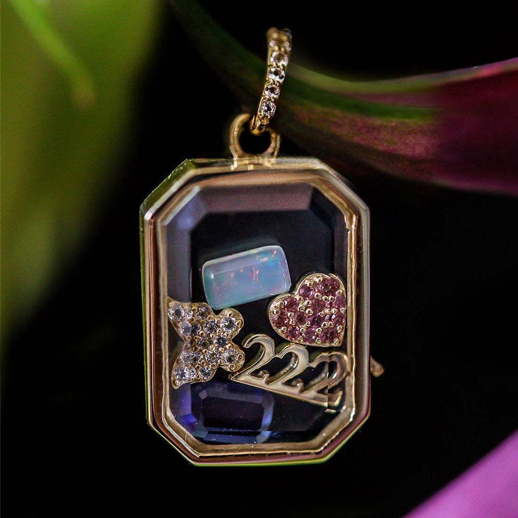 Retro European & American Photo Box Pendant Necklace, Openable Hollow Design, Transparent 18k Gold Plated.
