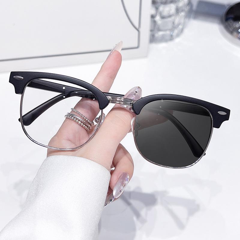 Vintage Eye Protection Reading Glasses Ultralight Metal Presbyopic Eyewear Square Hyperopia Eyeglasses for Men Women +1.0 +4.0
