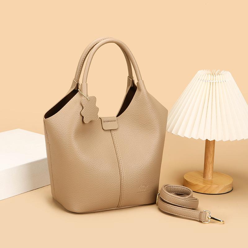 Elegant Women's Versatile Bucket Bag – High-End, Large Capacity, Textured Handbag for Commuting and Practical Use