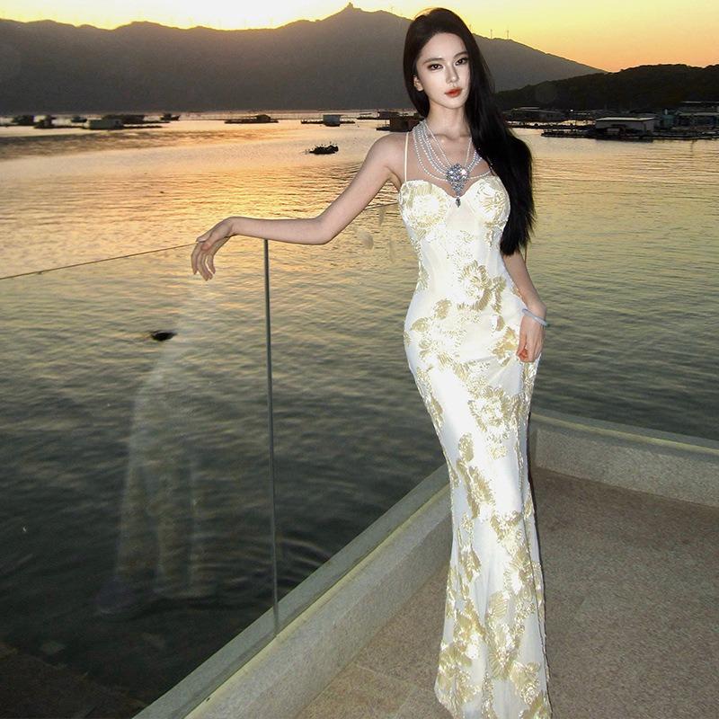 Rose Sexy Super Fee Spitze Stickerei Schlanke Passform Hüft Träger Temperament Urlaubs Kleid