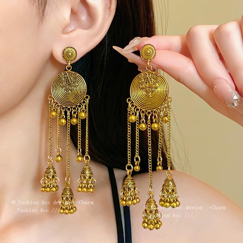 

Silver Needle Ethnic Flower Tassel Earrings - Retro High-End Dangle Jewelry with Unique Personality