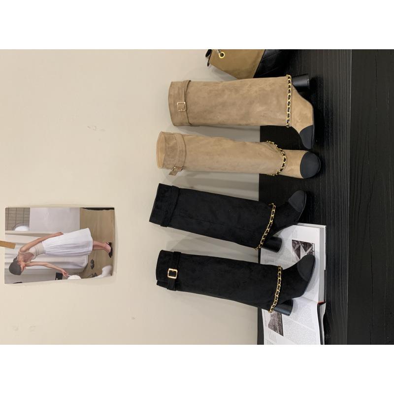 In the Autumn of 2025, the New Retro Thick High-heeled Small Fragrant Style Shows Thin Tall and Simple Boots for Women