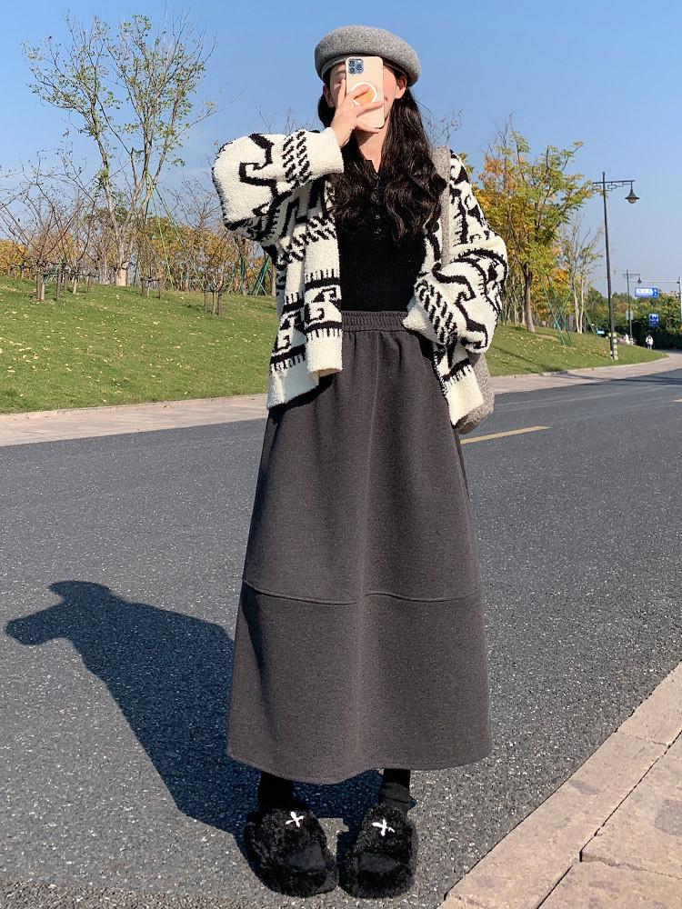 

Women s A-Line Brown Plaid Wool Skirt - High Waist, Loose Mid-Length, Warm Floral Design, 2026 Early Spring Collection L темно-серого