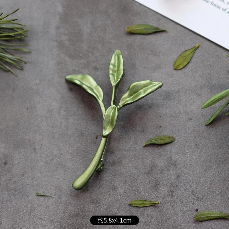 

Handmade retro plant brooch feminine elegance temperament high-end pearl pin cardigan corsage literary accessories