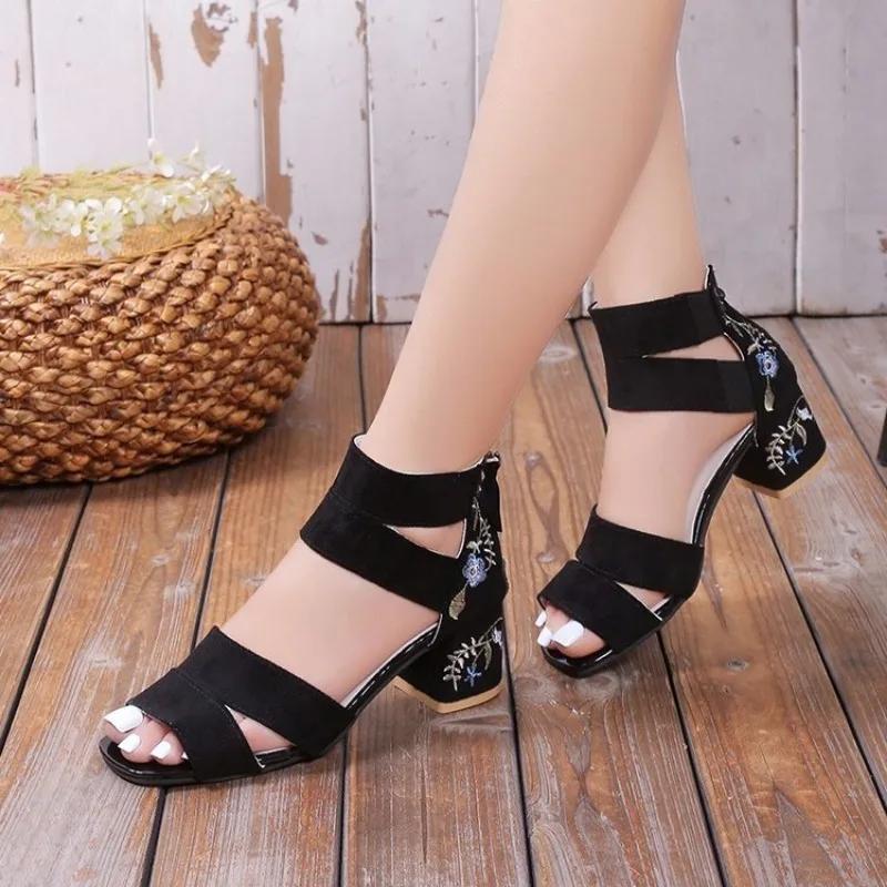 Ethnic Style Embroidered Mid-heel Sandals Women 2024 Summer All-match Thick Heel Elegant Retro Open Toe Embroidered Shoes Women