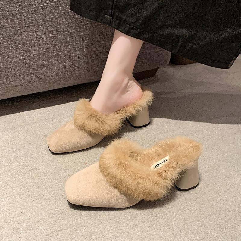 Fashion 2025 New Leisure and Comfortable Lazy Square Heel Warm Slippers Winter Square Toe Luxury Fur Square Heel Lady Indoor Slides