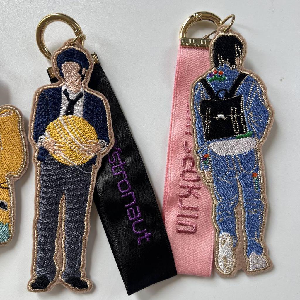 [USED] BTS Embroidered Keychain