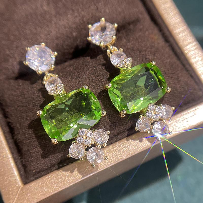 Popular Luxury Full Diamond Earrings With Feminine Style and Fashion Korean Version Personalized Leaf Set Zircon Earrings