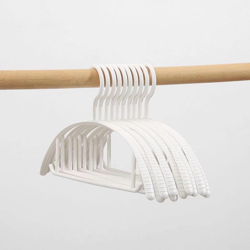 Non-Slip Wide Shoulder Plastic Clothes Hanger - Traceless, No Deformation, Ideal for Coat Drying