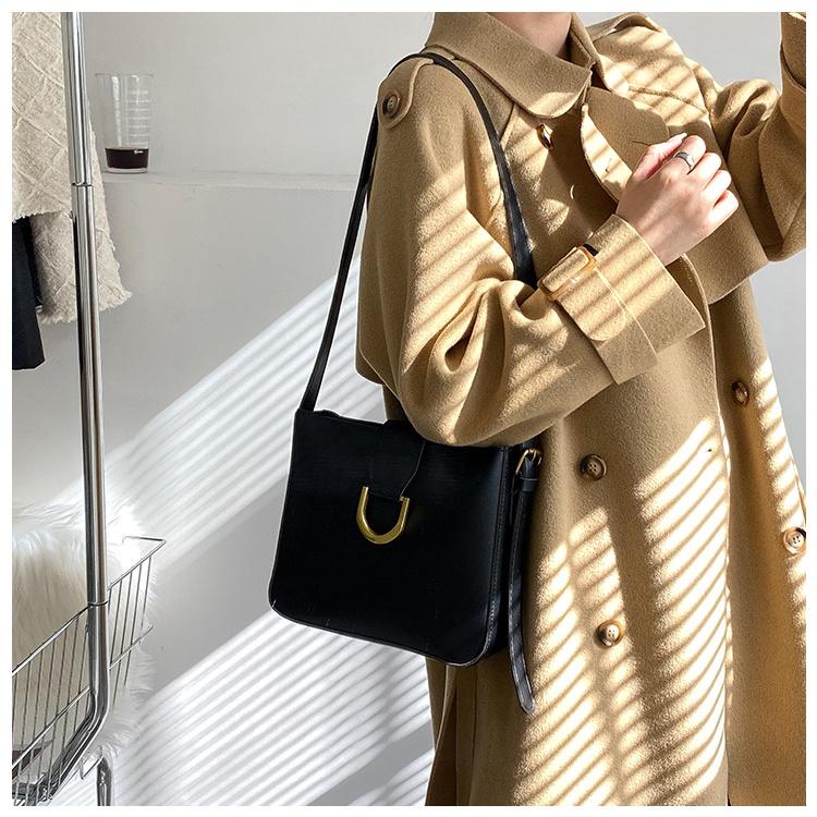 IELGY Women's Vintage Versatile Messenger Bag Textured Fashion Shoulder Bucket Bag