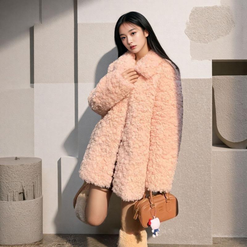 High-end imitation lamb wool coat women's winter new thickened loose design lapel light environmentally friendly fur