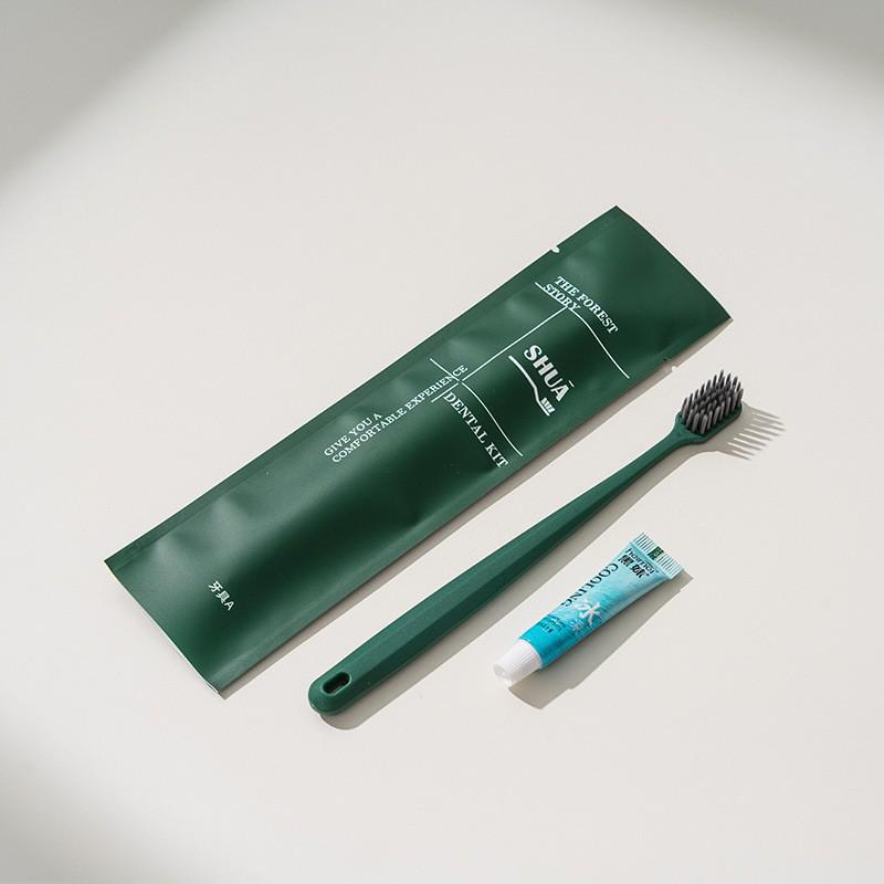"Special Hotel Toiletries Set: Comb, Disposable Toothbrush with Toothpaste, Soft Bristles, Ideal for Homestays"