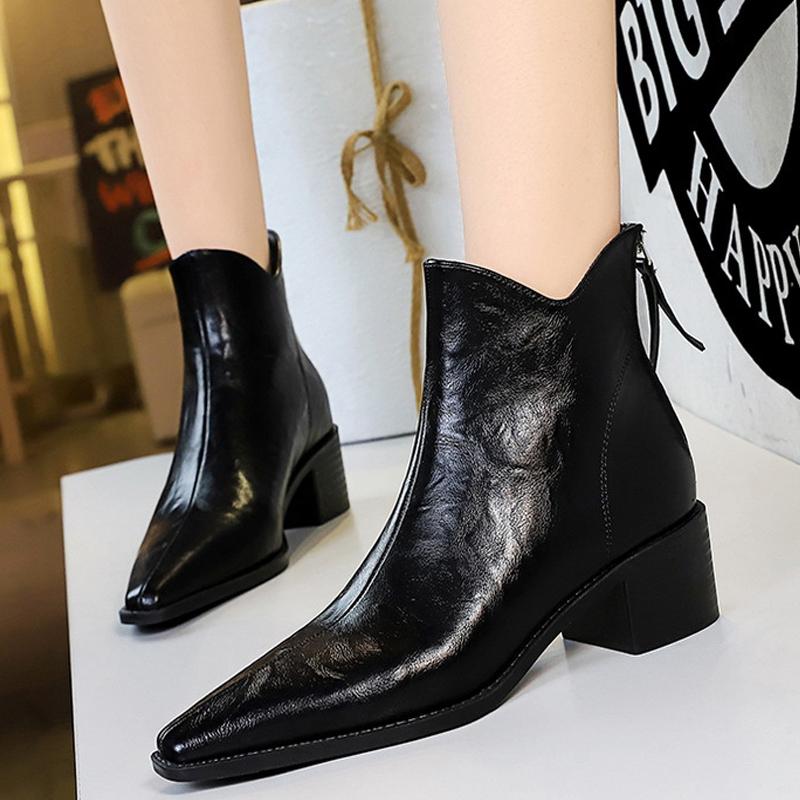 Retro Scratch Pattern Women's Boots, Thick Heel, Pointed Toe Short Boots ,  Slimming Women Ankle Boots Mid Heel Leather Boots