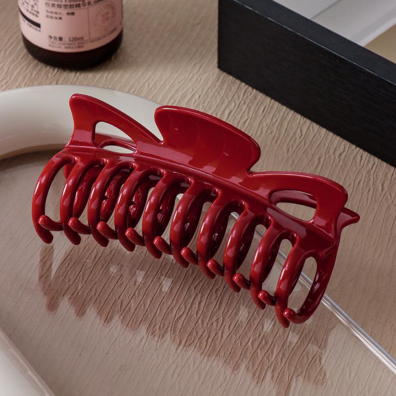 

Silicone Shark Hair Clip: Soft, Anti-Collision, Durable, Drop-Proof Butterfly Claw Clip.